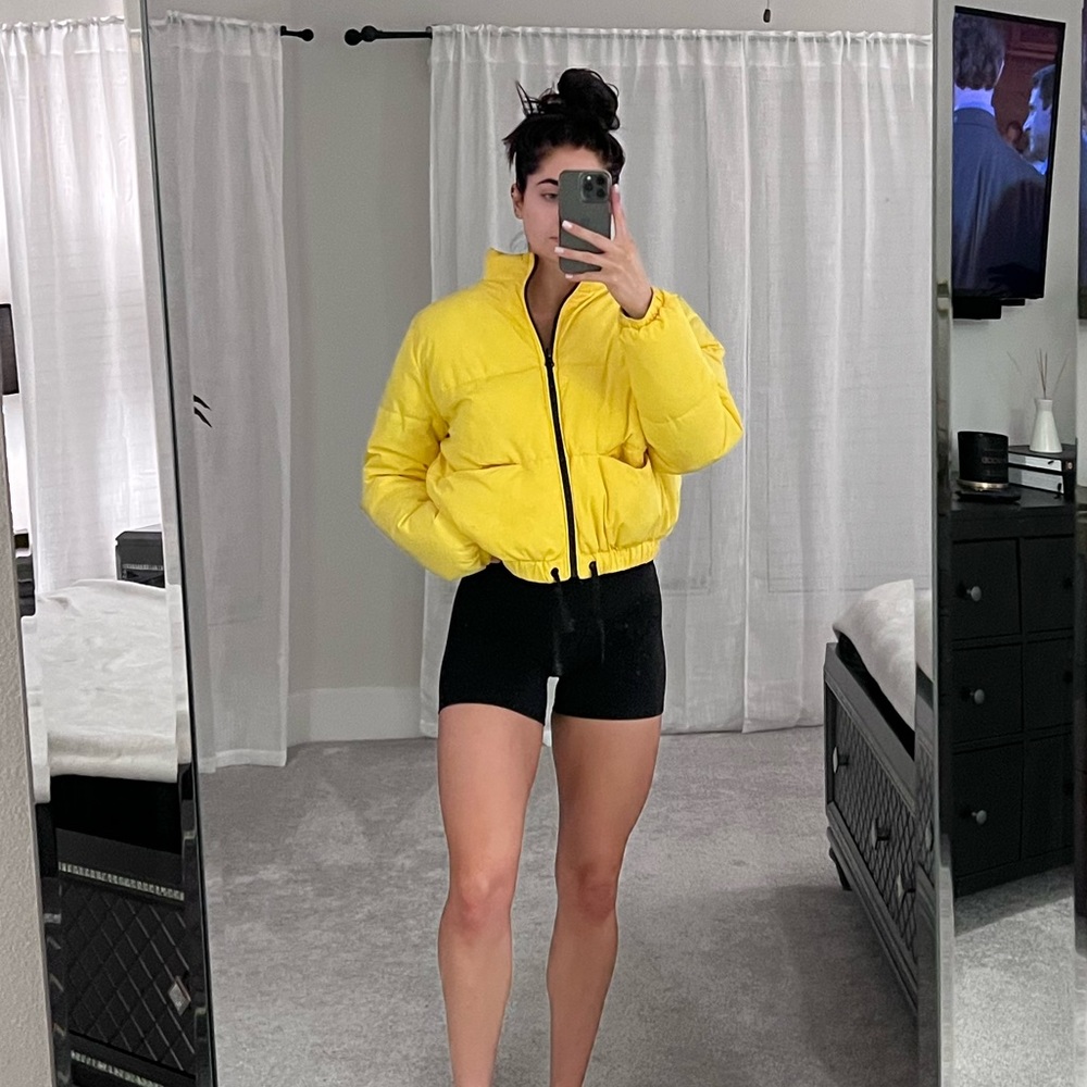 Cropped Yellow Puffer